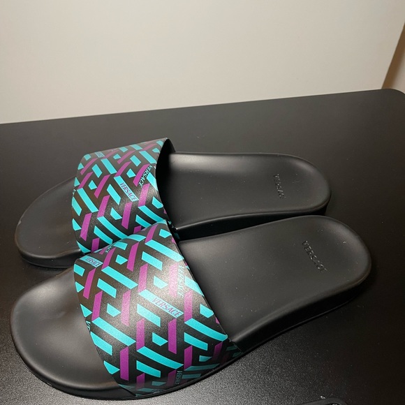 New with tag Real authentic Versace slides. Men’s size 9.5 main image 4